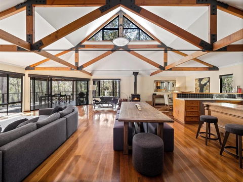 Calistoga Chalet - Luxury Among The Trees - Hobart Tourism 0