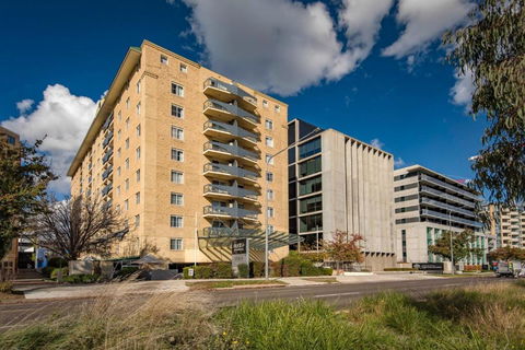 Canberra City Accommodation - Hobart Tourism 4