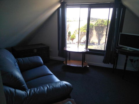 Cape Nelson Cottage - Hobart Tourism 3