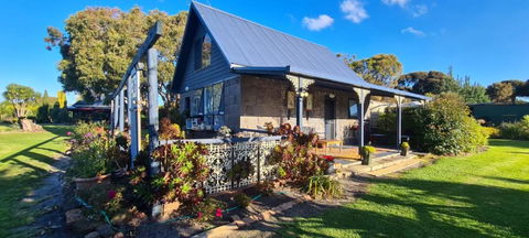 Cape Nelson Cottage - Hobart Tourism 1