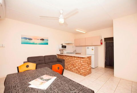 Carnarvon Central Apartments - Hobart Tourism 1