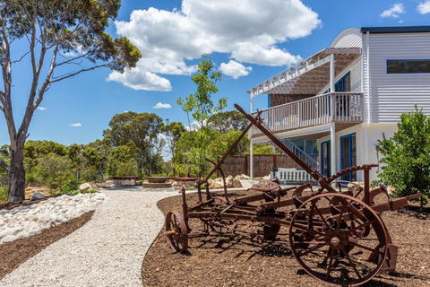 Carpe Mykonos - BRAND NEW HOME - Bushland Retreat - Hobart Tourism 1