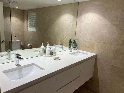 Carramah Noosa Heads Apartment - Hobart Tourism 4