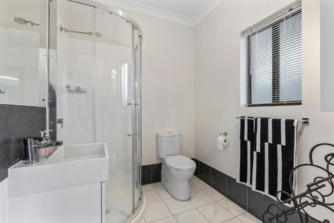 Cadell Street Apartments Goolwa - Hobart Tourism 4