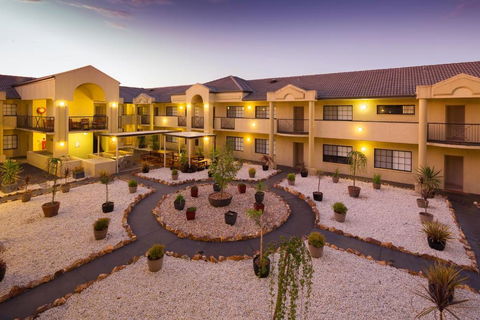 Canberra Parklands Central Apartment Hotel Official - Hobart Tourism 4