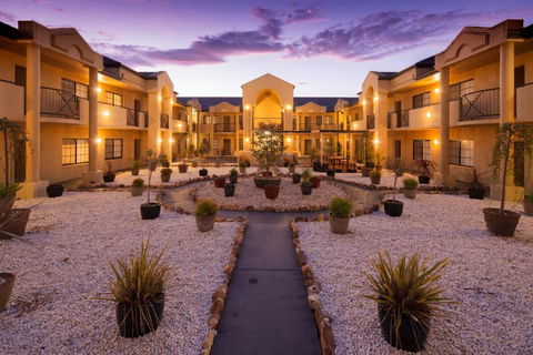 Canberra Parklands Central Apartment Hotel Official - Hobart Tourism 1
