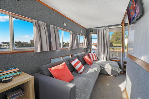 Caloundra Houseboats - Hobart Tourism 3