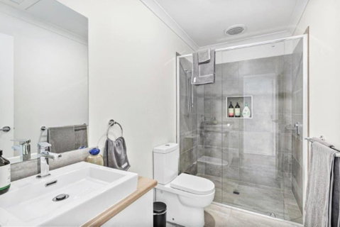 CASA EMEC- PETS WELCOME Luxury, Aircon, Walk To The Shops And Beach! Outdoor Shower And Garage Parking - Tourism TAS 4