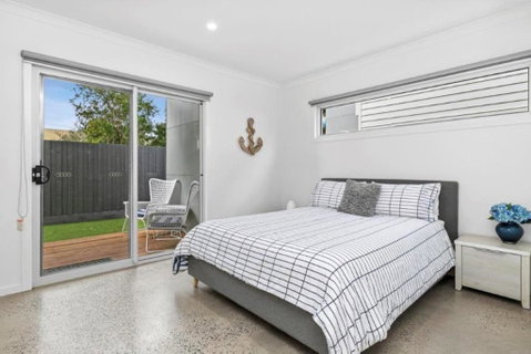 CASA EMEC- PETS WELCOME Luxury, Aircon, Walk To The Shops And Beach! Outdoor Shower And Garage Parking - Tourism TAS 3