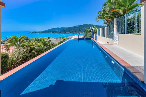 Casa Mama - Airlie Beach - Hobart Tourism 0