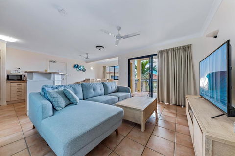 Casa Mama - Airlie Beach - Hobart Tourism 1