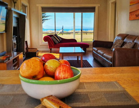Castaway Cottage - Hobart Tourism 3