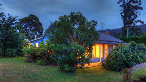 Castaway Cottage - Hobart Tourism 4