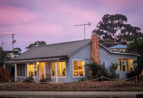 Castaway Cottage - Hobart Tourism 2