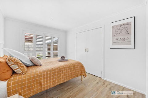 Castaway, Cowes Beach House - Hobart Tourism 4