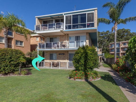 Castaways Unit 1 17 Shoal Bay Road - Hobart Tourism 0
