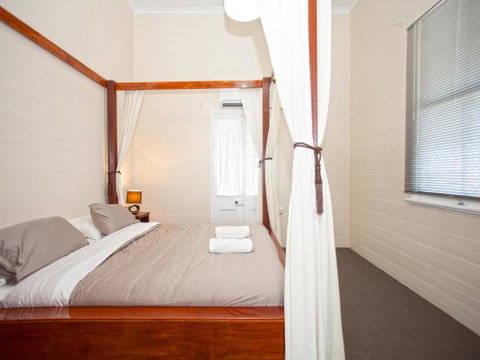 CBD Holiday Home - Tourism TAS 2