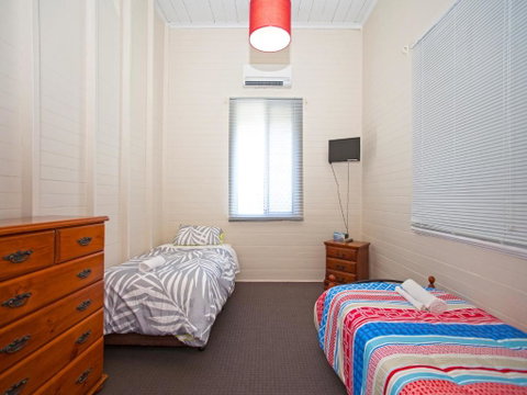 CBD Holiday Home - Tourism TAS 3