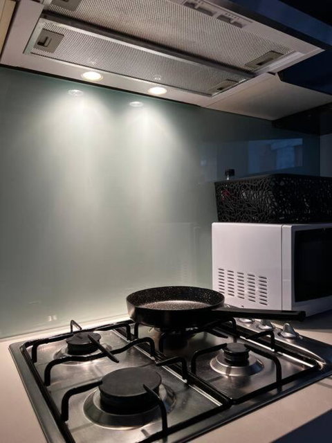 CBD Pink!Studio 1 Bedroom FreeParking - Tourism TAS 4