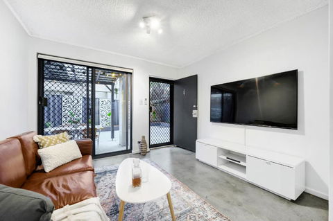 CENT29 - Riverside Retreat - Hobart Tourism 2