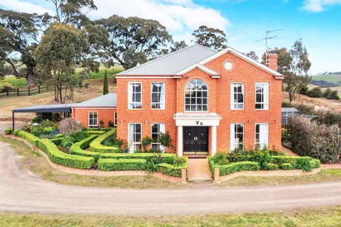 Centelle Park Farm Stay - Hobart Tourism 0