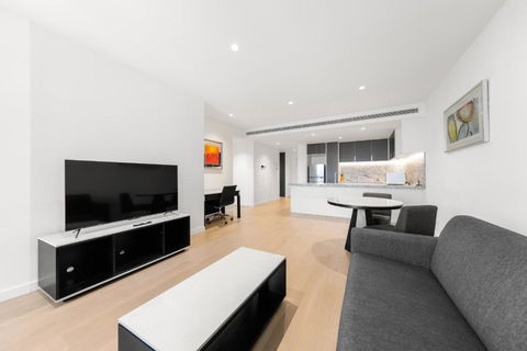 Central 2 Bedroom Apartment Melbourne With Parking - Hobart Tourism 0