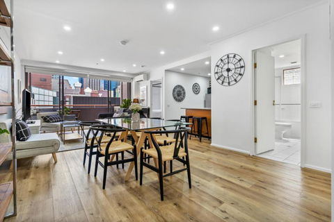 Central City Chic - Sleeps 6, Free Parking - Hobart Tourism 1