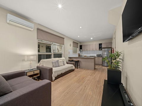 Central Shepparton Apartments - Hobart Tourism 4