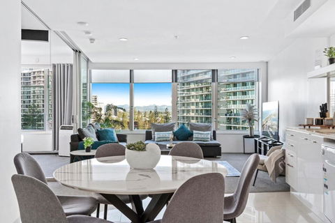 Central Surfers Paradise Family Retreat - Hobart Tourism 2