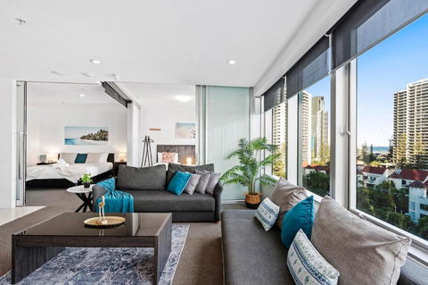 Central Surfers Paradise Family Retreat - Hobart Tourism 3