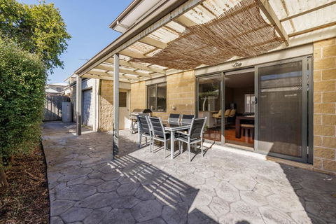 Central Town-house For Six By Ready Set Stay - Hobart Tourism 2