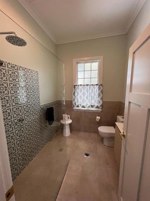 Charming Lismore Home - Hobart Tourism 3