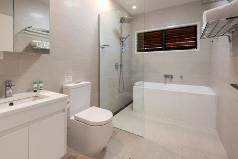 Casuarina 16 - 3 Bedroom House With 180 Degree Ocean Views, Buggy & Valet Service - Hobart Tourism 3