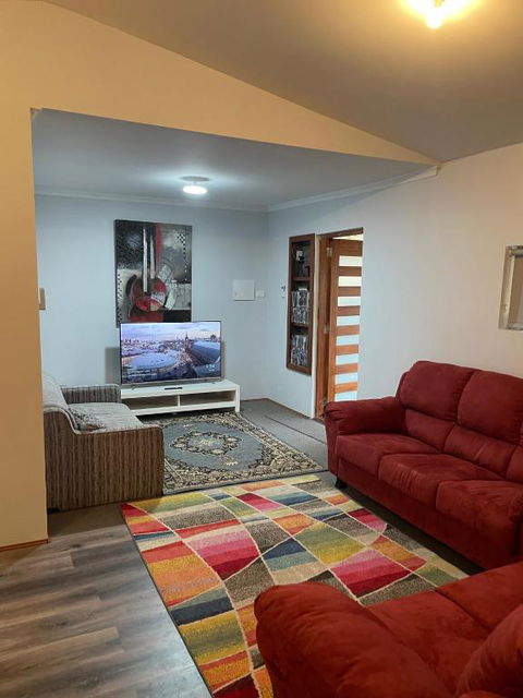 Central Shenton Unit Outside Dog Friendly, Near Hospital - Hobart Tourism 3