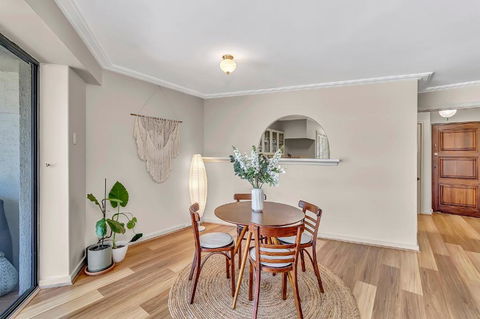 Charming South Perth Bungalow - Hobart Tourism 4