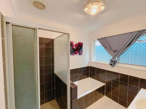 Cheerful 5 Bedroom Holiday Destination - Hobart Tourism 2