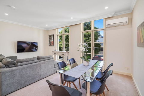 Chelsea Terrace - Hobart Tourism 0