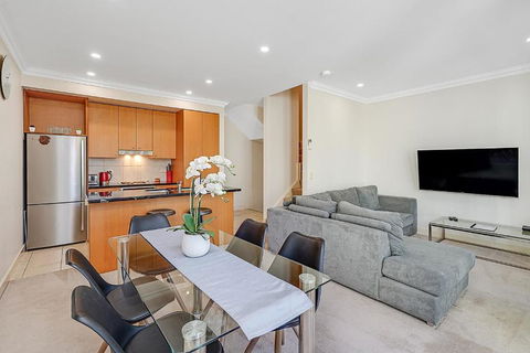 Chelsea Terrace - Hobart Tourism 1