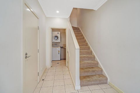 Chelsea Terrace - Hobart Tourism 4