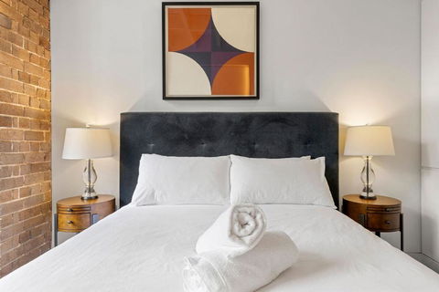 Chic 2-Bedroom In Surry Hills - Hobart Tourism 4