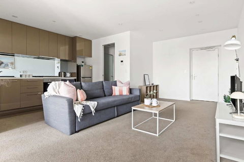 Chic City Views Modern Comfort Near Southern Cross - Hobart Tourism 2