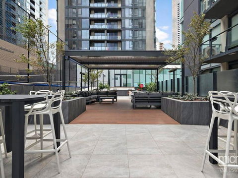 Chic Sthbank 3BR - Pool & Tennis - Hobart Tourism 4