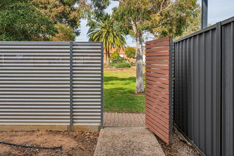 Churchill Condo - Hobart Tourism 0