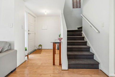 Churchill Condo - Hobart Tourism 4