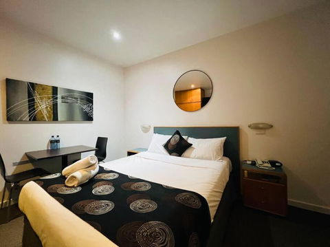 City Ex Hotel Ensuite Room In City 408 - Hobart Tourism 3