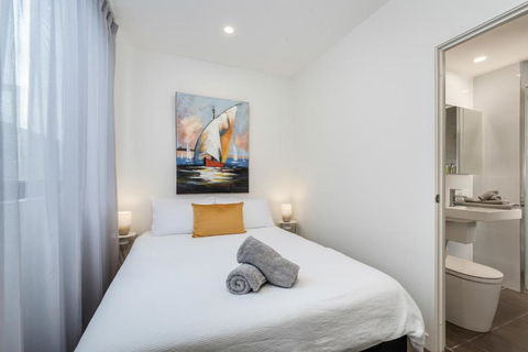 City Snug On Newcastle Beach - Parking Options - Hobart Tourism 1