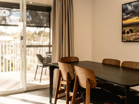 Clare Hillside Apartments - Hobart Tourism 3