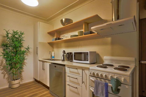 Close To City 2 Bedroom House Surry Hills - Hobart Tourism 4