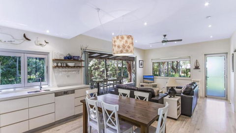 Coastal Chic Holiday Cottage - Hobart Tourism 2