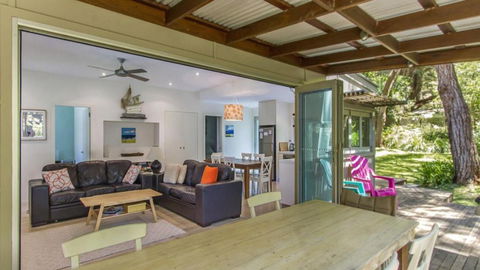 Coastal Chic Holiday Cottage - Hobart Tourism 1